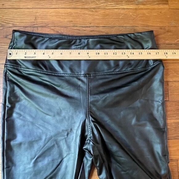 Large black faux leather leggings A NEW DAY - Picture 2 of 9